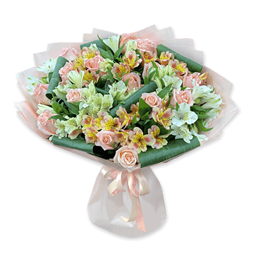 Blumenstrauß aus Rosen und Alstroemerien geschmückt mit Grünpflanzen Assol